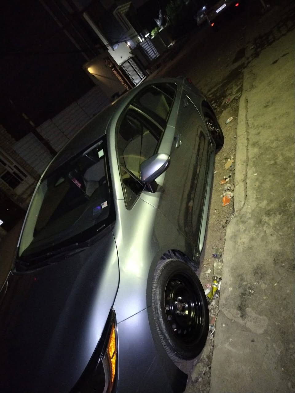 السلام عليكم كورلا موديل 2023 مكينه طاحونه سيارة جديده حادثها جاملغ السايق وبنيد ماشيه 61 سيارة جديده دوشمه تخم تاير خير من الله تجي بعينك تشوفها وتحكم السعر 160وبيها مجال بسيط مكانها كاظميه الشراي ‏‪***********
