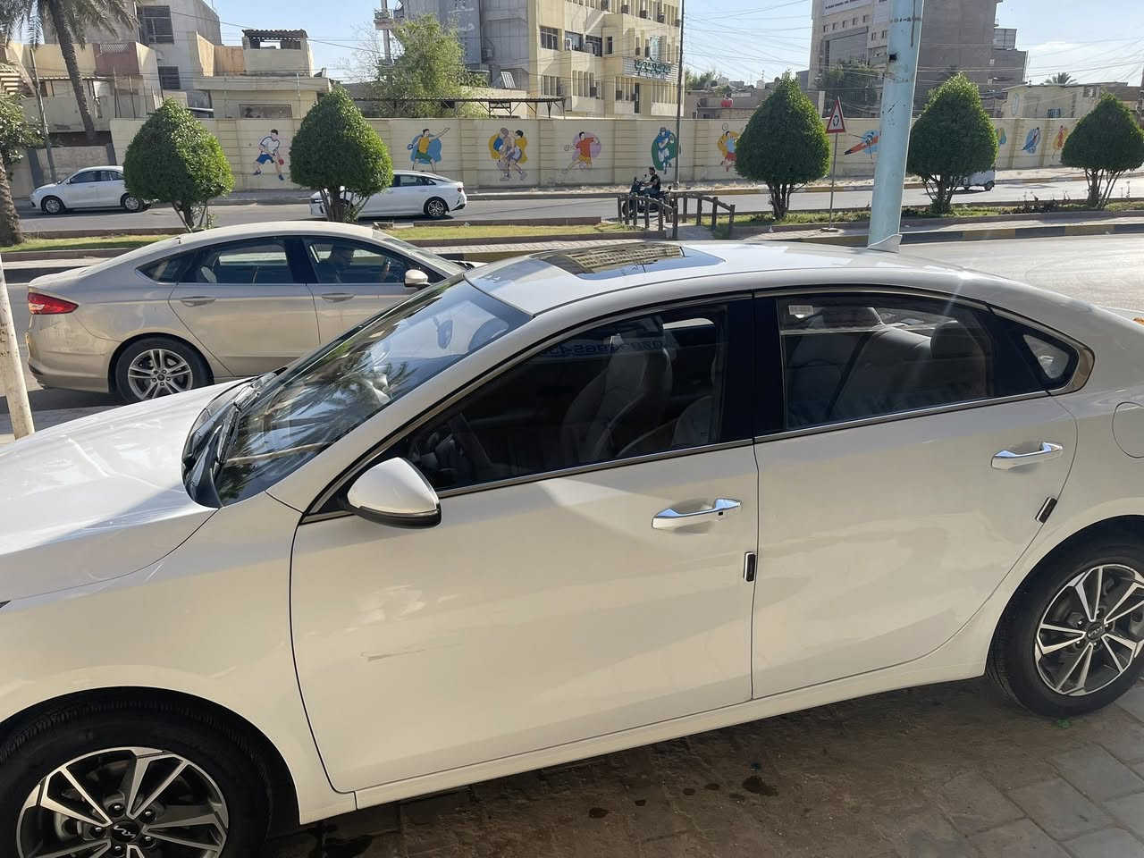 السلام عليكم k3 للبيع ٢٠٢٣
بغداد بسمي بيها خشم جاملغ الأمامي صبغ جهة الصدر 
والباب ورة السايق بارد 
سيارة فول داخل ابيضّ 
السعر ١٢٥ وبيها مجال 
مكاني شارع فلسطين
***********
