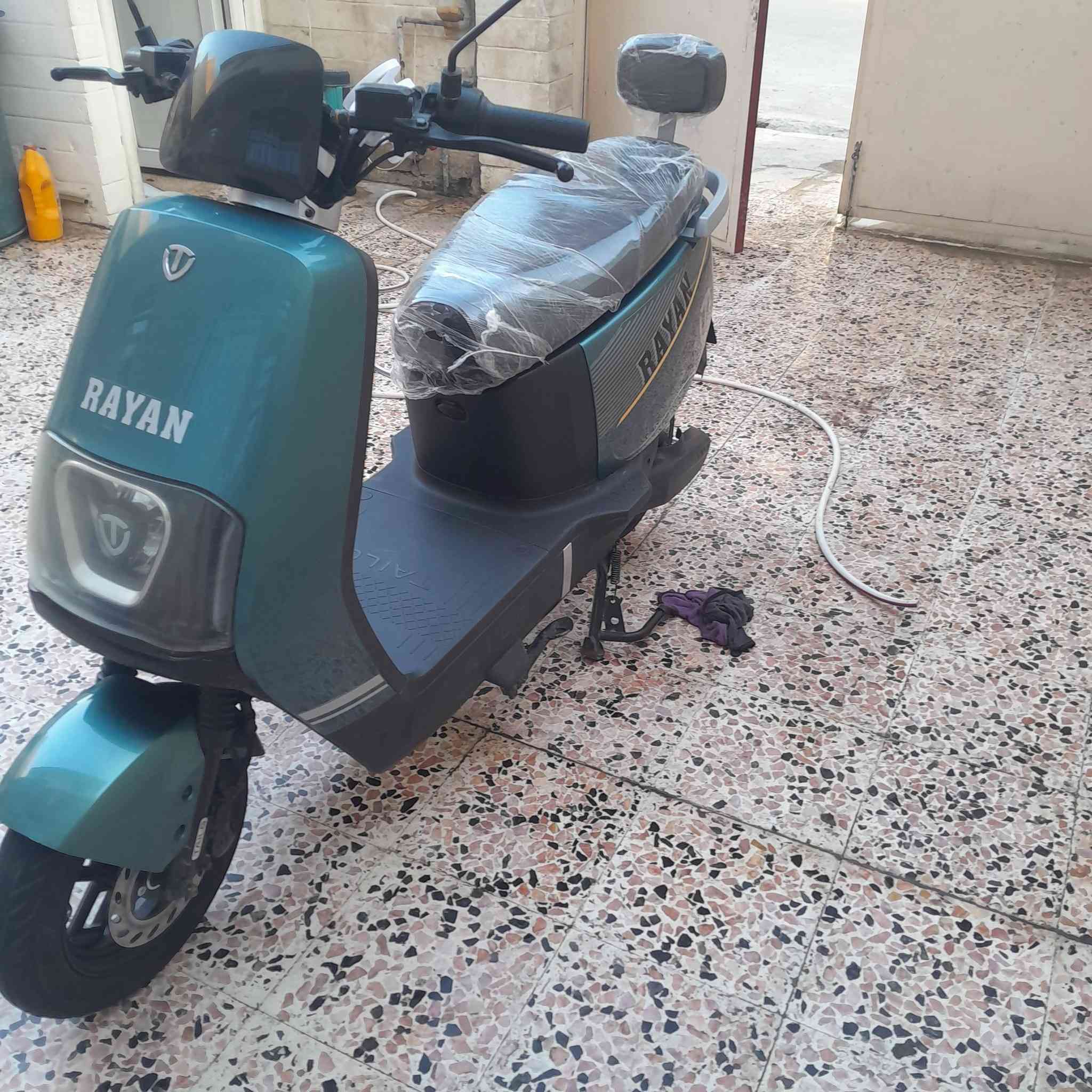 ماطور شحن تيسله للبيع ملف 1200 حقيقي  6 بطاريات ماطور جديد نضافة ٩٠ بل ١٠٠  سعر750 وبيه مجال مكان الموصل حي الزهور الرقم ***********
