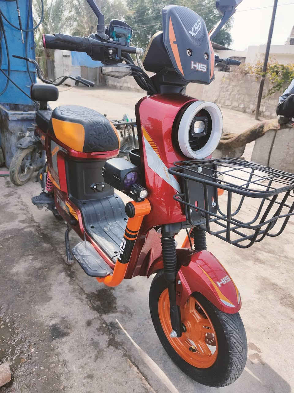 سلام عليكم دراجه جديده X900  عنوان بلديات  شارع الكهرباء   ***********
