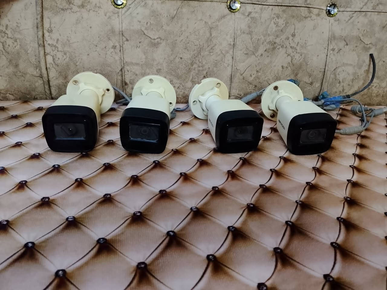 كامرات عدد 4 مع الكيبل للبيع العنوان الشرطه الخامسه رقم الهاتف ***********
