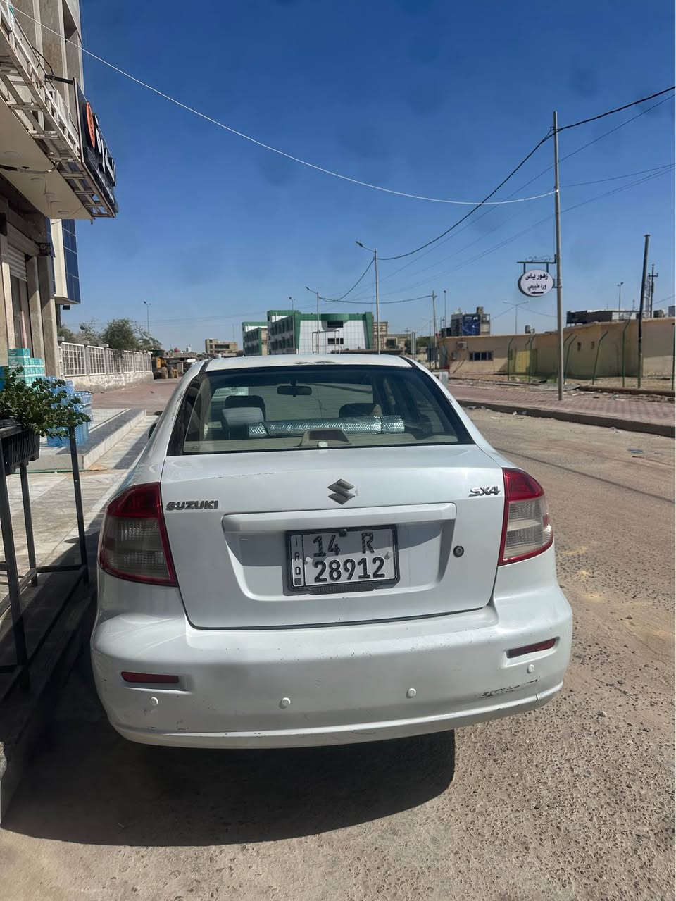 سوزوكي sx4 محرك1600, مكفولة من صبغ والتبديل بيها بارد 3 مكانات، لايتات زنون، تبريد,  تلبيسه للكشنات والستيرن جدد،وتحكم مريات خلفية ،  بسمي سنويه الحد 29 وهزه قبل 6 اشهر، السيارة كلشي بيها بلاد ، تحويل مباشر بيها كم شخط بسيط كما في الصوره
العنوان بصرة
***********
السعر 67 البصرة, العراق
