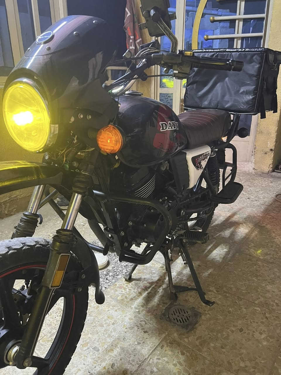 السلام عليكم شباب دراجة دايوان مديل 2023 دراجة خير من الله مكينة مكفوله برغي ما مفتوح بيها دراجة مرقمه سنوية بغداد السعر 2600 و بيها مجال بسيط العنوان بغداد ملاحظة الصندوق مو وياها للتواصل ***********
