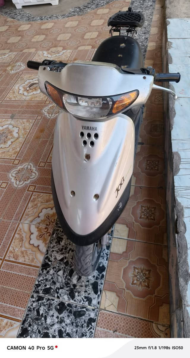 دراجه للبيع شغاله كامله
لايت شغال دكه هندر عوزه بس باتري 
مشيهه حلو وناعمه صوتهه يخبل محرك مجفت مره وحده 
السعر 225  وبيهه مجال 
العنوان قضاء المدينه بني منصور ***********
