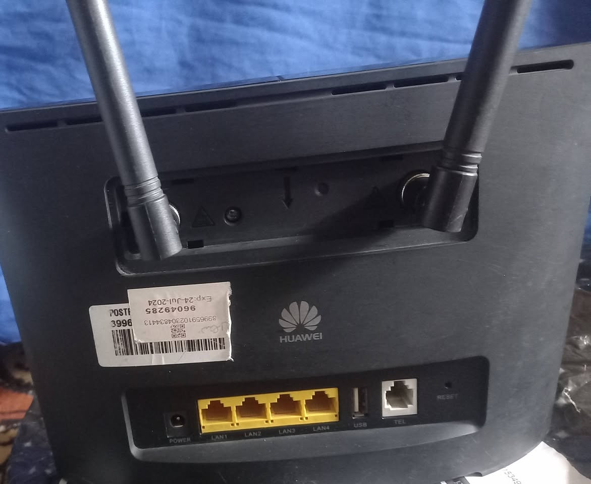 راوتر هواويB525 كات ٦ جوكر اسيه اثير كورك 4G  //5G  يدمج انتينا خارجي سعر ٣٥ هوه توصيل وتساب ***********
