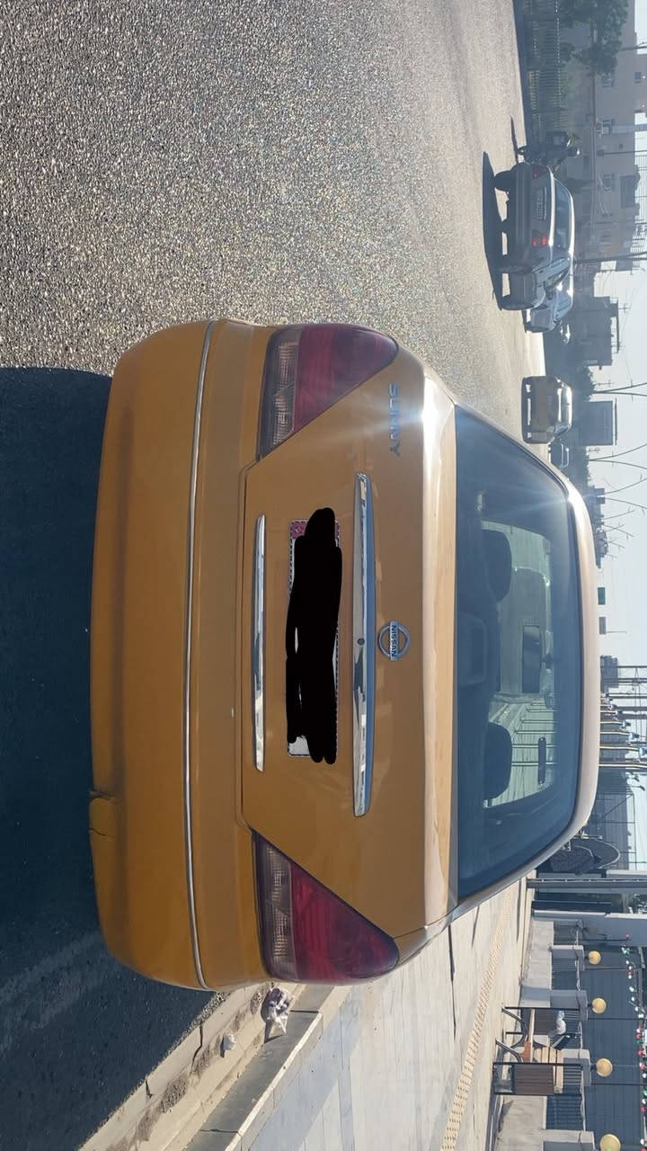 نيسان سني ٢٠٠٨ للبيع  بيها بونيد وجاملغ سكن  وضربة خفيفة بالصندوق غاز وبنزين كوبون بنزين هم بيها وسيارة باسمي السعر ٨٩$ ومجال كلش قليل بيها رقم الماني جديد ***********
***********
