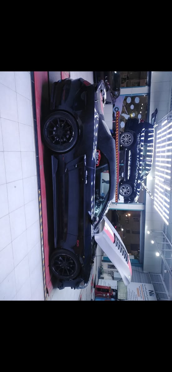 السلام عليكم 
موستنك ايكو بوست كشف 2017 فئة البرميوم فول مواصفات 
صور الحادث مرفوقة مع الصور 
انارة داخلية 7 الوان بلادي شاشة كبيرة 
نظام قيادة 4 نظام ستيرن 3
كشنات كهرباء تدفئة تبريد 
داخل جلد 
الكشف مالتها بلادي على وضع الشركة مابي اي خلل 
حادث بس بنيد فقط
مكان السيارة / بغداد
السعر / 135 ورقة وبيها مجال بسيط 
هاتف / ***********
هاتف / ***********
