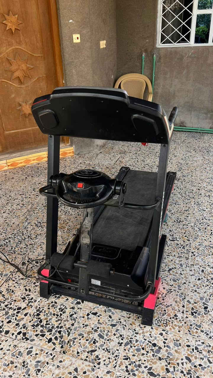 سلام عليكم
عندي هاذ جهاز جري للبيع 
شغال 
سرعه 160
يحمل الوزن 125 كيلو 
السعر ع خاص 
للاستفسار الاتصال على الرقم التالي 
***********
