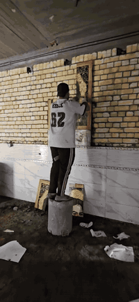 السلام عليكم خلفه سيراميك وارضيات درج شغل درجه اولى ومناسب ***********
