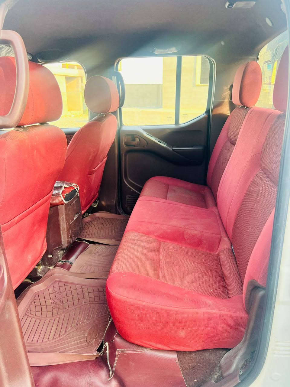 السلام عليكم... للبيع بيكم نيسان نيفارا ٢٠٠٨ / كير اوتماتيك / رقم أربيل/ بسمي / بيها تنقيص قليل / الكشر نضيف عالشركه / التبريد عاطل / السنويه لغاية ٢٠٢٨  بسمي / السعر  95 / بيها مجال قليل ***********
