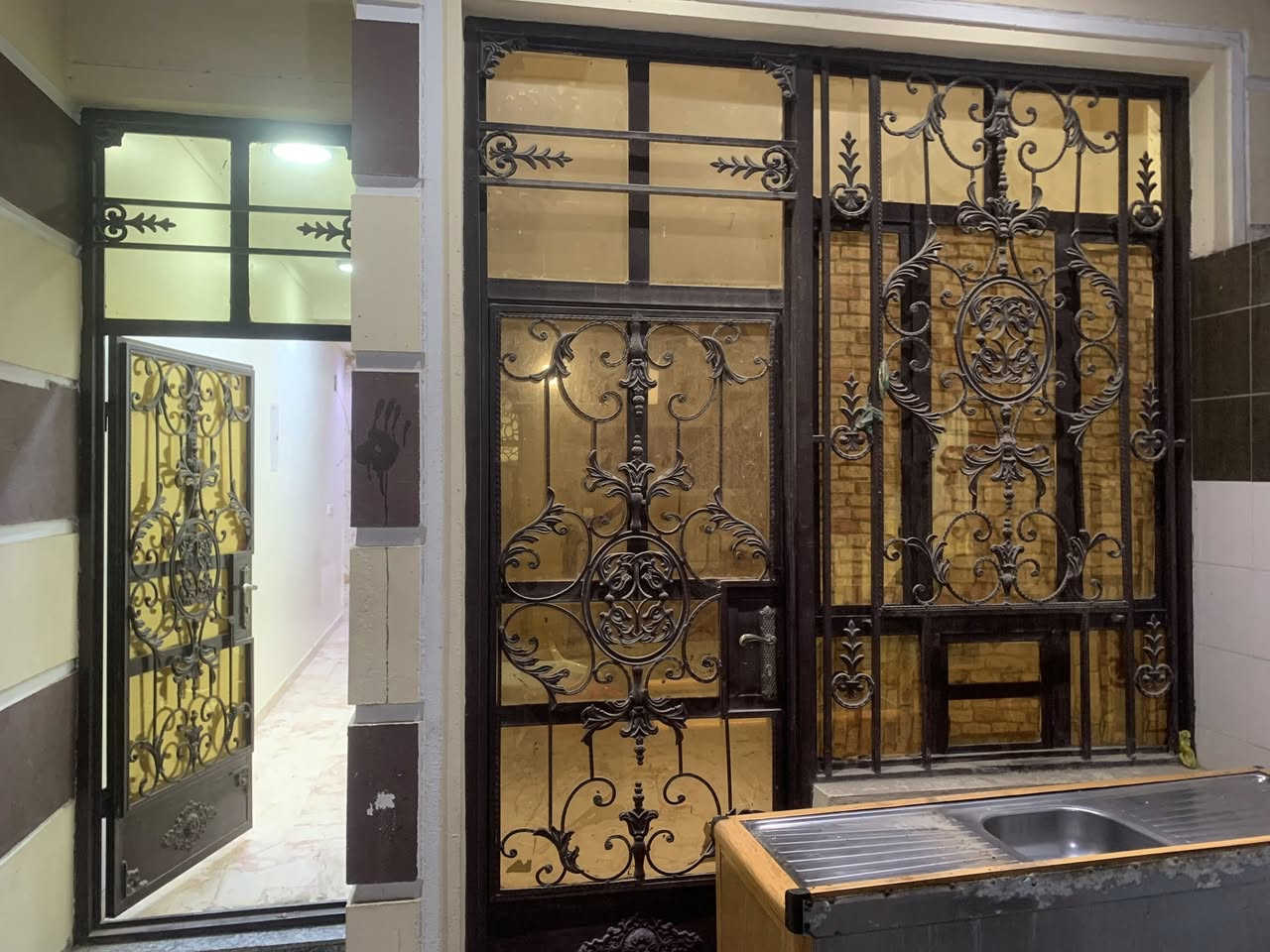 يسعد مسائكم بالخير والعافية بيت 🏡 للايجار ١٠٠م طابق ارضي يحتوي علا غرفه 😴 واستقبال ومطبخ وملحقاته للاستفسار مكتب الشمس 🌞 للعقار ***********
