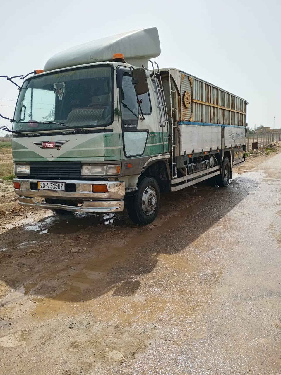 سلام عليكم هينو البيع 70 عادي 
تخم تاير شاصي مكفول سياره مكفوله كفاله عامه رقم ديالى مجدده 2030 مكلف بل نشر ***********-نتصال
