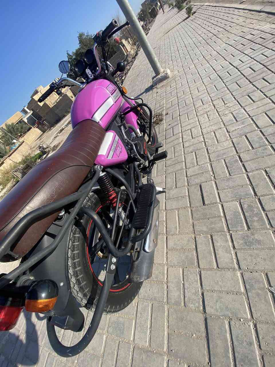 السلام عليكم دايون نفخ للبيع الون المميز كفاله عامه الدراجه من مكينه البلك مال الشركه بعده بيها ما مبدل دراجه خير من الله برغي واحد ما مفتوح منها وسنويه كربلاء مداور ثاني يوم دراجه موديل ٢٣طالع بـ ٢٤ مكينه ٢٠٠cc 
اتصال على الرقم والسعر خاص ***********
