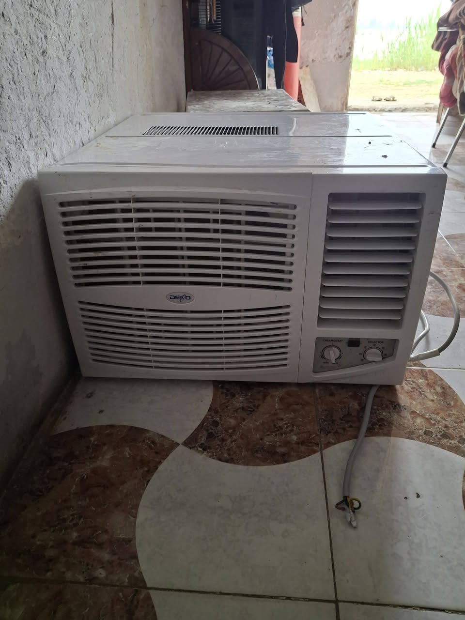 سلام عليكم  عندي اركنديشن  نوعية  ديكو  حار بارد ومستخدم موسم واحد والسعر ٤٠٠وبي مجال العنوان  ناحية المعتصم ***********من رخصت الدمن
