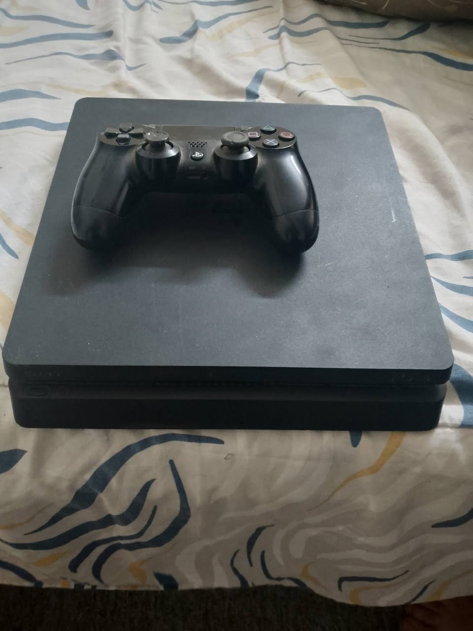 السلام عليكم بلي4 استم اخو الجديد للبيع سعر 250 القرص سعره وحد رقم تليفون 0781301986  مكاني بغداد


**إذا كنت صاحب هذا الإعلان وتريد حذفه لأي سبب، رجاءا أرسل رسالة إلى الدعم الفني**