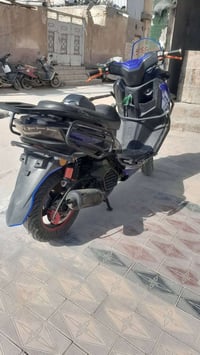 دراجه للبيع 275 وبيها مجال  بس الصبح متواجد دراجه تشتغل ونعمه من الله ...