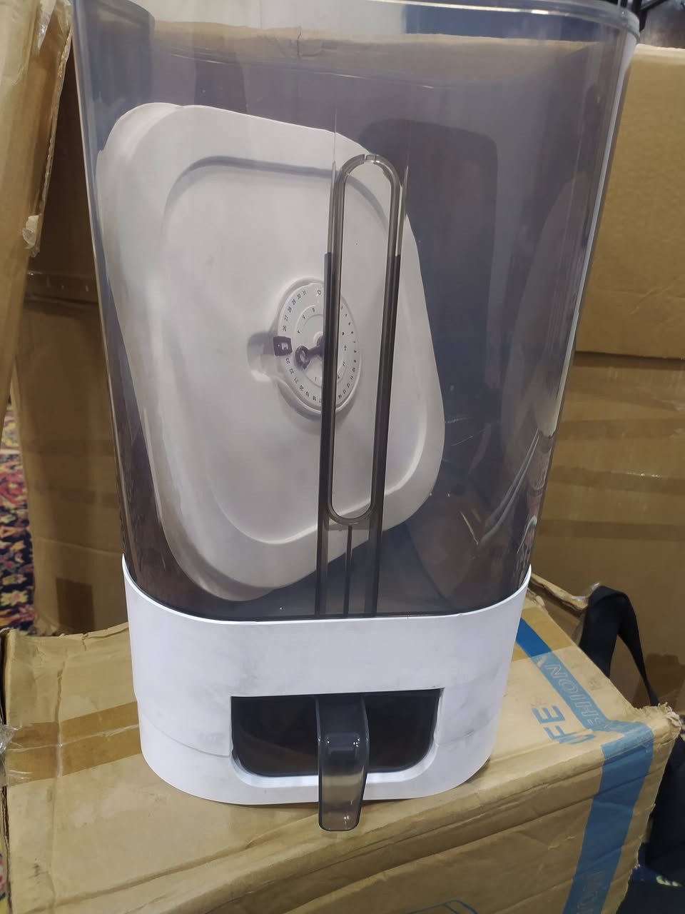 سلام عليك
حافضه للمواد الغذائيه  طلعتلي ب امزون السعر 15الف 
***********
