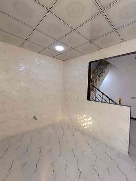 بيت للبيع في كربلاء مجمع سيد اسماعيل السكني
٥٠ متر  طابق واحد مسلح كونكريت درجة اولى

سند ٢٥قرار محكمة مكاتبة مع صاحب الأرض مباشر 

السعر [ ٣٠مليون و٥٠٠ الف بلعافيه عليك]

للحجز والاستفسار على الارقام التاليه 

***********واتساب

***********

.. لمعرفة التفاصيل متواجد واتساب،، 📩❤️

يحتوي البيت على  غرفه وصالة  ومطبخ وصحيات وطارمة منور إضاءة 

عن الامام الحسين عليه السلام ١٠ دقائق فقط 

عامود 143 مقابيل مرقد سيد إسماعيل بن السيدة زينب عليهه السلام
