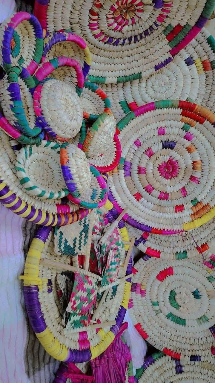 توفر جدر خوص لخبز وصمون يحافظ علي لا يبس ولا يعفن جكد مايظل حبايب جايكم رمظان وتخبل لبظاعه كشخه وبيهه كل لبركه داخل جدر متوفر كل لحجام ويتوفر طبك وسله وسفره توصيل موجود بغداد ومحافظات الاحجز تفظلوو. بنات ماكدر جاوبكم عل تعليقات لن محظوره من تعليقات كلمن وسعره ولحجام مختلفه توصيل موجود بغداد ومحافظات بظاعه تخبل وبلاش ومحد عنده هاي مديلات بس عدنه وبس خوص درجه اولى  الاحجز تفظلوو خاص. ***********
