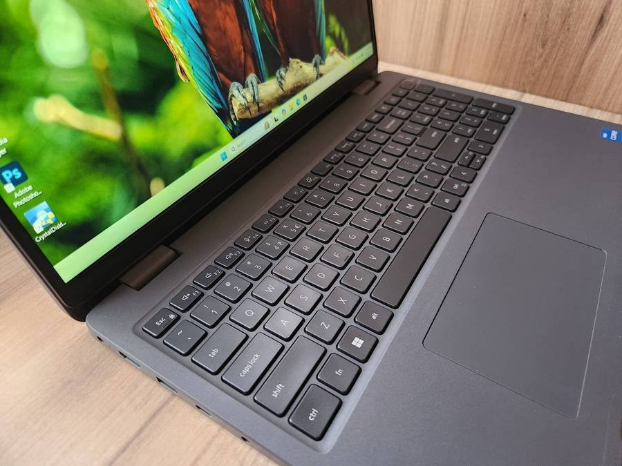 #جيل_13_Dell
💻 Dell Latitude 3540 

✔️ المعالج: Intel Core i5-1335U الجيل الثالث عشر
✔️ الرام: 16GB DDR4
✔️ التخزين: 256GB NVMe SSD قابل للتطوير

🎮 كرت الشاشة:
✔️ Intel Iris Xe Graphics مدمج – حجم مشترك 8GB
🖥️ الشاشة:
✔️ حجم 15.6 إنج
✔️ دقة 1920×1080 FHD

⌨️ الكيبورد: عربي وإنكليزي مضيء
🔌 الشاحن: شاحن Dell أصلي

🔹 الحالة: وارد اوربي غير مستعمل بالعراق (كالجديد) نظافة 95% فما فوق 
🔹 البطارية: بحالة جيدة(ضمان ساعه فما فوق)

■ ضمان(١) فحص وتشغيل امام المندوب 
■ ضمان(٢) استخدام اسبوعين اي خلل مصنعي يتم الاستبدال بنفس الموديل


**إذا كنت صاحب هذا الإعلان وتريد حذفه لأي سبب، رجاءا أرسل رسالة إلى الدعم الفني**