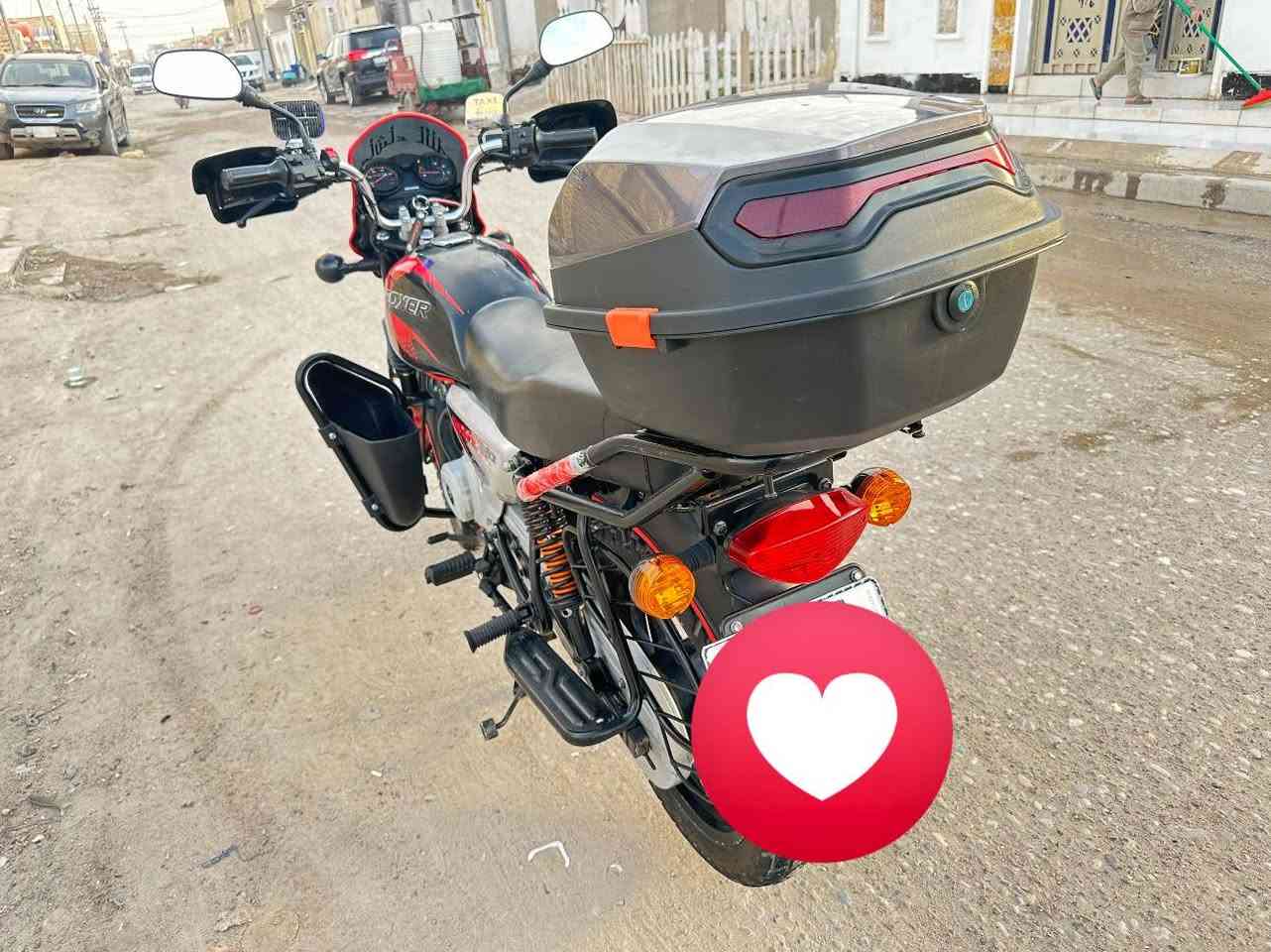 دراجه بوكسر مديل23 مرقم إنكليزي مكفوله دراجه تحويل ثاني يوم جديده مدوشمه كشن درع ابو الحافظه  واقيه إيد بيه اهواي غراض صندوق اگلوب زنون زورقه الوياله ودرع الأمامي باتري جديد برغي ماتخلي عليه جاهزه السعر  والستفسار عل رقم *********** 
محافظه ميسان مغربه
