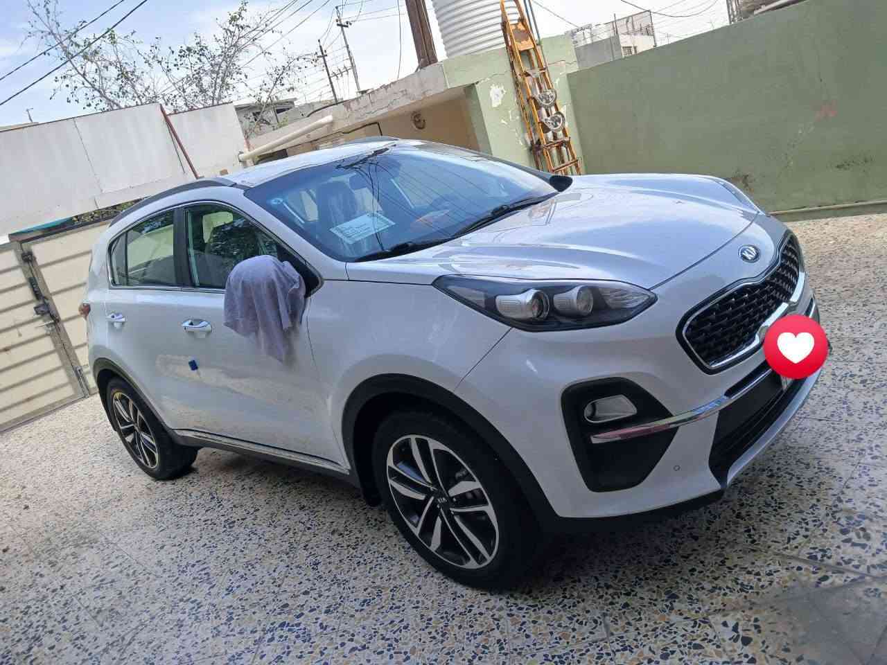 من رخصه الادمن
سبورتج 2021 خليجي
1_مري شفط اشاير بالمري
2_ حساس امامي خلفي
3_بصمه
4_تبريد قطعتين
5_محرك2000 دوش
6_برده بالصندوق
7_شاشه اندرويد 
8_ماشيه 22 
مكفوله 
العنوان بغداد الشعب
للتواصل ***********
