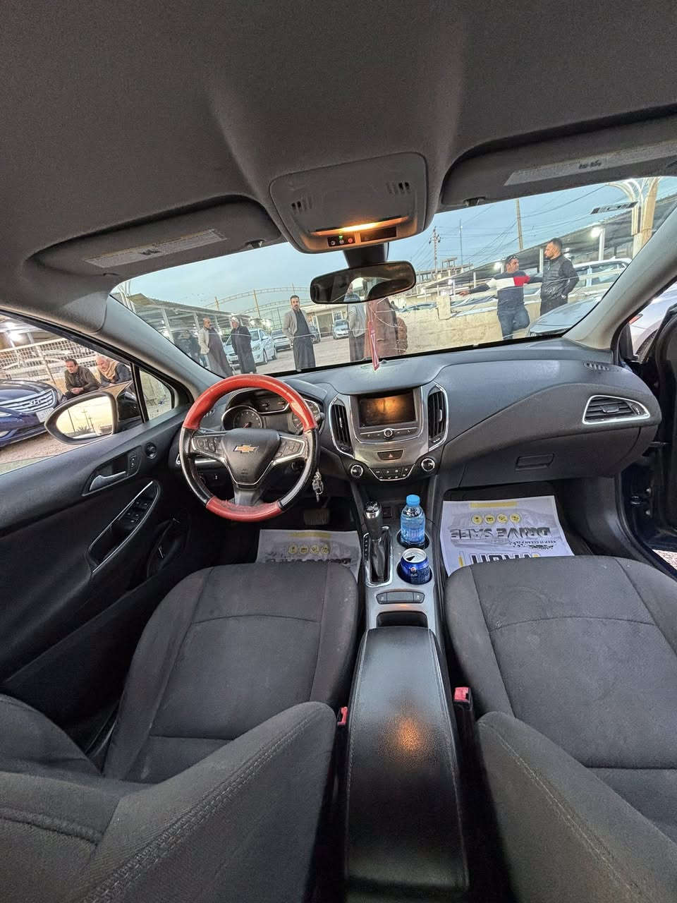 السلام عليكم 
شوفرليت كروز 2019 
بيه حادث الجاملغ الخلفي بامريكه وعندي انضربت ربع جاملغ الامامي 
وياه صدر امامي كامل بعده بل باكيت
رقم بغداد 
مكان السياره الفلوجه سعره 105 وبيه مجال
***********
