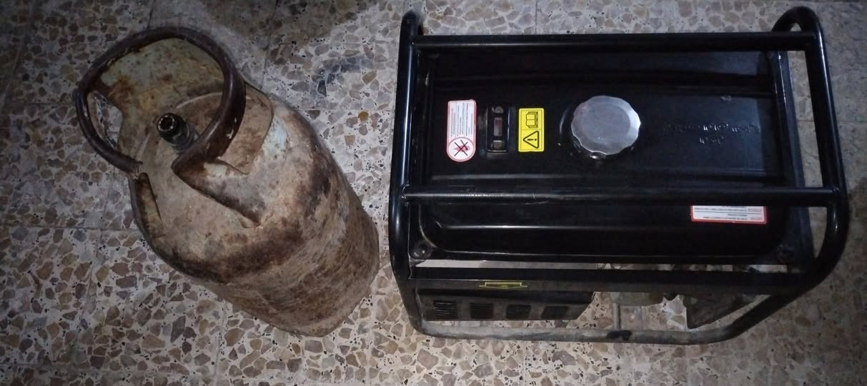 السلام عليكم
مولدة استرة مستخدمة شهرين

كنفيرة مستخدمه

قنينة غاز

كوت زين القوس

***********
