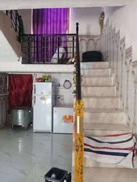 بيت للبيع المساحه 250 متر السعر 40 وبيه مجال للشراي يدلل موقع البيت حي...