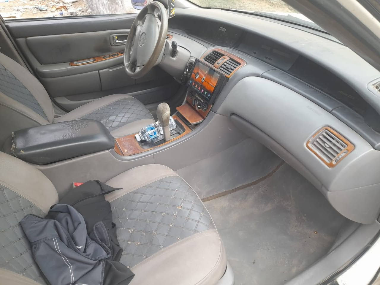 السلام عليكم تويوتا افلون موديل٢٠٠٠ رقم بغداد بسمي كير محرك صدر تبريد تخم تاير مال جناي علما السيارة بيهة كص جاملغات ومصبوغة عام اثر كلبة رقم الهاتف*********** العنوان بغداد الكرخ
