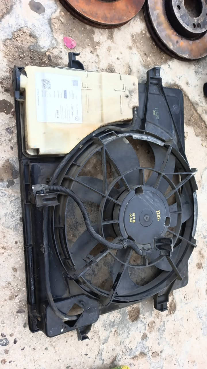 غراض سيراتو تفصيخ حاويه من موديل ٩ الى ١٣ والنترا من ٧الى ١١ يوجد توصيل جميع المحافظات 5000الف الاستفساررًالاتصال عل الرقم *********** الحجز واتساب أو خاص مصطفى موسى
