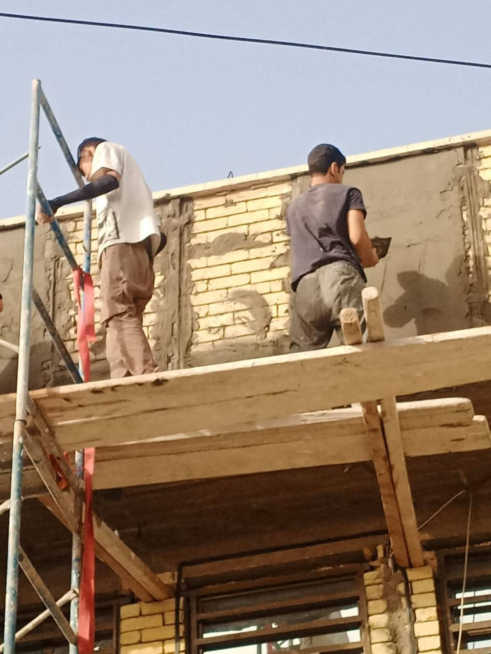 السلام عليكم مبيضجي ولباخ كادر كامل شغل درجة اولى شغلي داخل بغداد فقط متواجد مازنجر واتساب ***********
