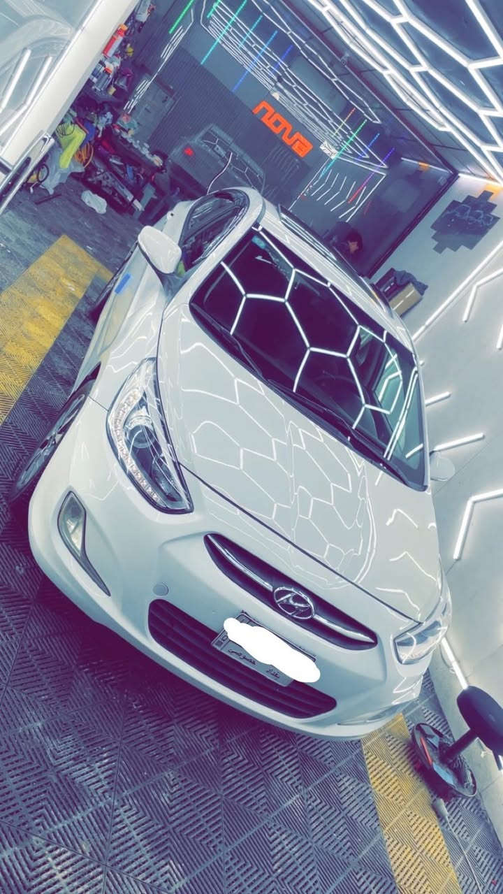 سلام عليكم اكسنت 2018 خليجي ماشيه 42حقيقي
فول مواصفات 

1600

بدون حادث فقط الي ماشر عليه بل صور 

مابيها نقص 

تخم تاير صدر امامي خلفي جديد 

تدفئة وتبريد شغال 

شاشه جبيره 

تحكم ستيرن 

لايت ليد 

بكلايت ليد 

سويجات عدد2

رقم بغداد 

سعر 125

مكانها بغداد 

***********
