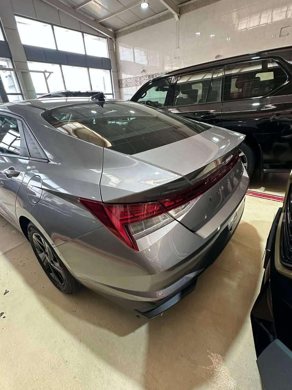 السلام عليكم …🚙🚙🚙
النترا (بلووو) 2023 هايبرد
بجم كبس + جنطه كبس + حساسات + كشن هيتر + هندبريك بصمه…هوايه سوالف بيها
مواصفات موجوده بالصور …
حادث بابتين فقط جهة السايق مبدلات اصلي 
(صوره حادث موجوده)ايرباك برده فقط 
رقم بغداد باسمي تحويل مباشر
ماشيه 28 الف كيلو
مراسله عاصفحه او  عالوت ساب  او الاتصال عالرقم (***********)
