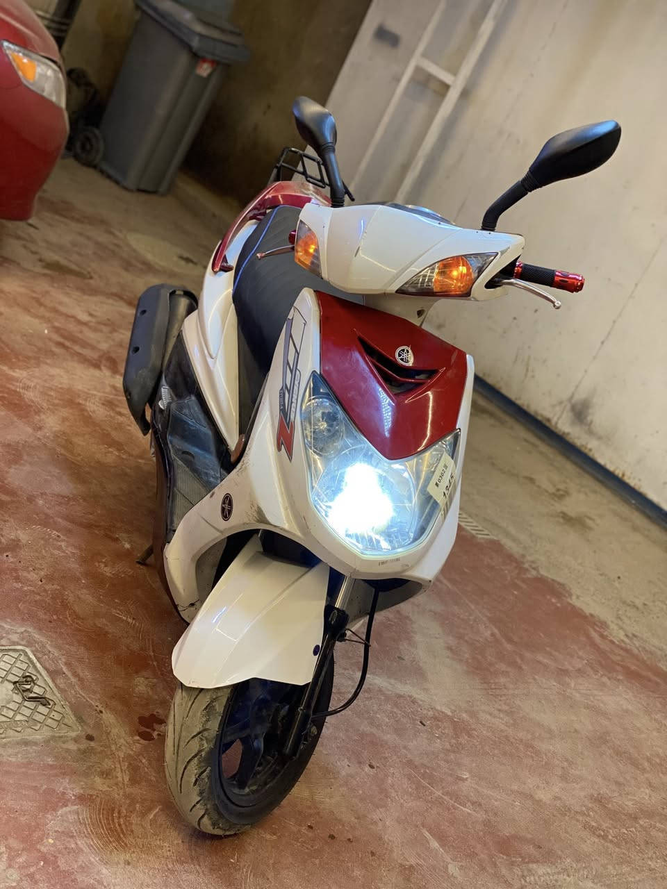 السلام عليكم
من رخصه الادمن . سكنس فحل كوري طلاعات 
 نوزل خطين 
كهربائيات كله شغاله ⚡️
دراجه صاروخ 🚀
مكينه بلادي خرسه
صالنصه رياضي
كلجات رياضي
لسعر 750🛵
اي نقص بابيها 
تايرات جدد
نكره سلف هندر
العنوان - بغداد /الجزيرة بغداد السياحية 
الشراي يتصل
***********
