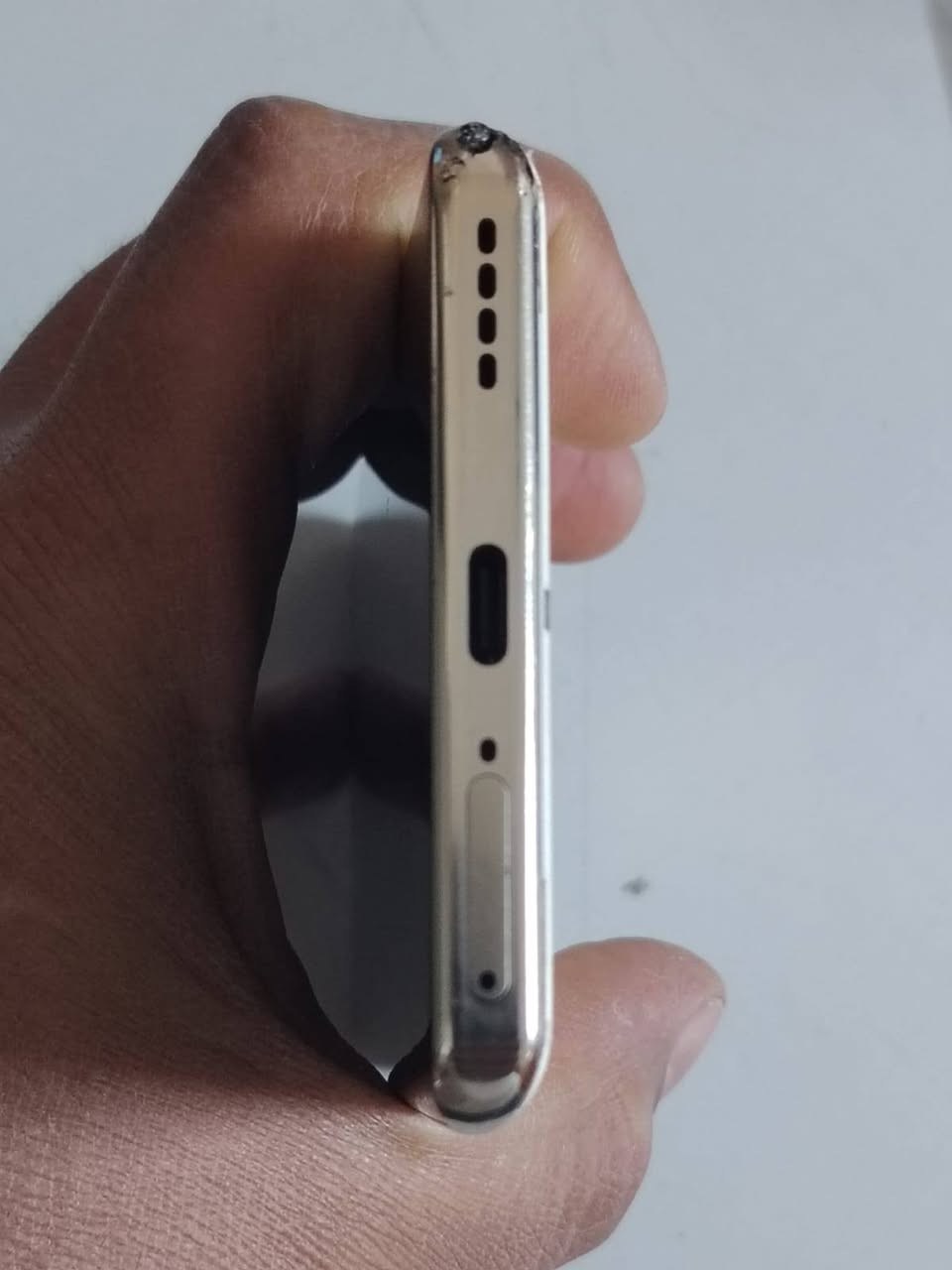 السلام عليكم عندي جهاز ريلمي 12برو بلاس ذاكرة 512 عشوائية 12+12 بطارية 5000 شحن 67 واط كامرة زوم 120 X جهاز كامل ملحقات ومكفول من كلشي بس بي ذني الطختين بزواية للبيع السعر 260 او امراوس مع هونر اكس 9سي او حسب القناعة مكاني البياع رقمي ***********
