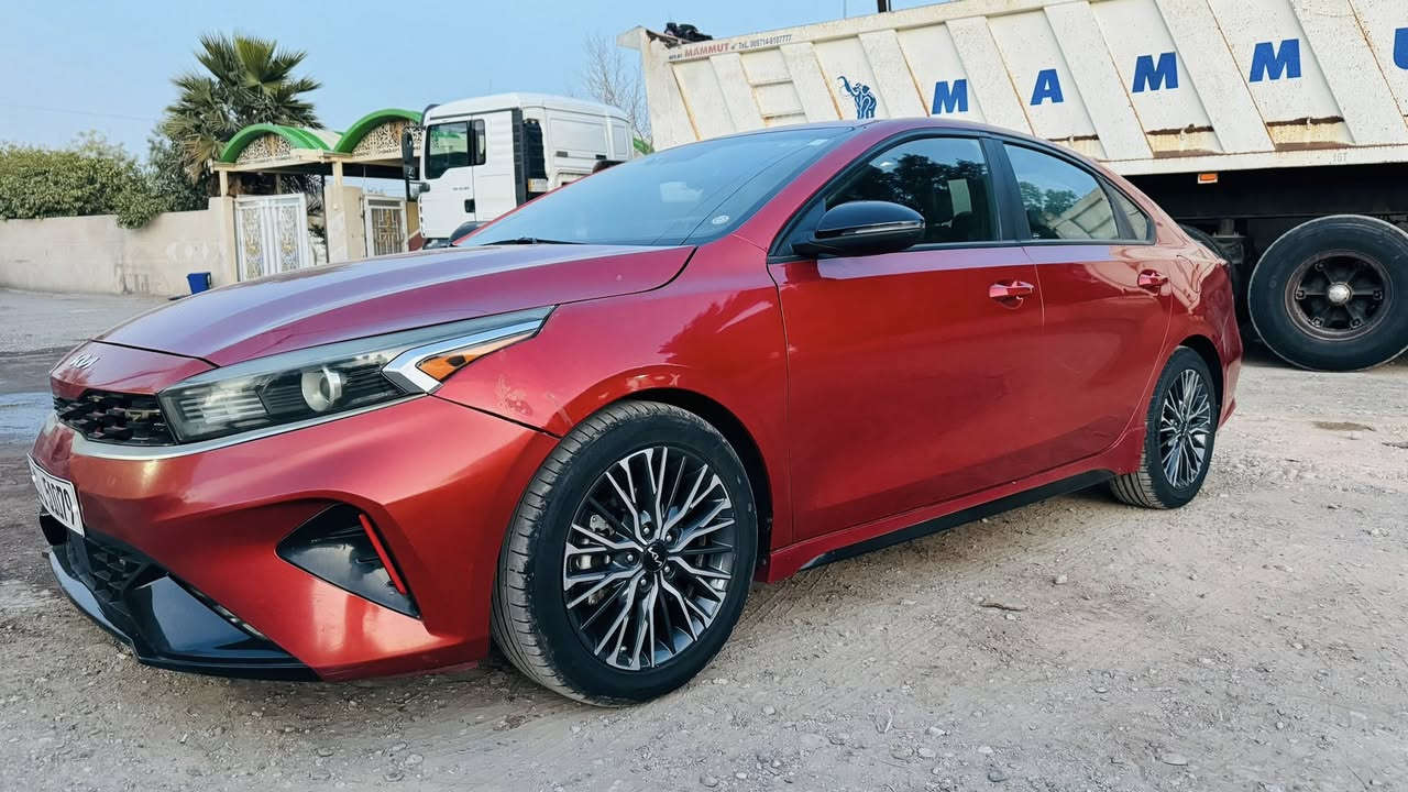 حادثهة امامي موجودة صورة الحادث فقط بنيد مبدل
ماشية 32 الف 
السيارة علا وضع الشركة ما متعوبة 
مكان السيارة بغداد حي النصر قرب الجسر الفرنسي
السعر 145 وبيهة مجال
رقم الهاتف ***********
