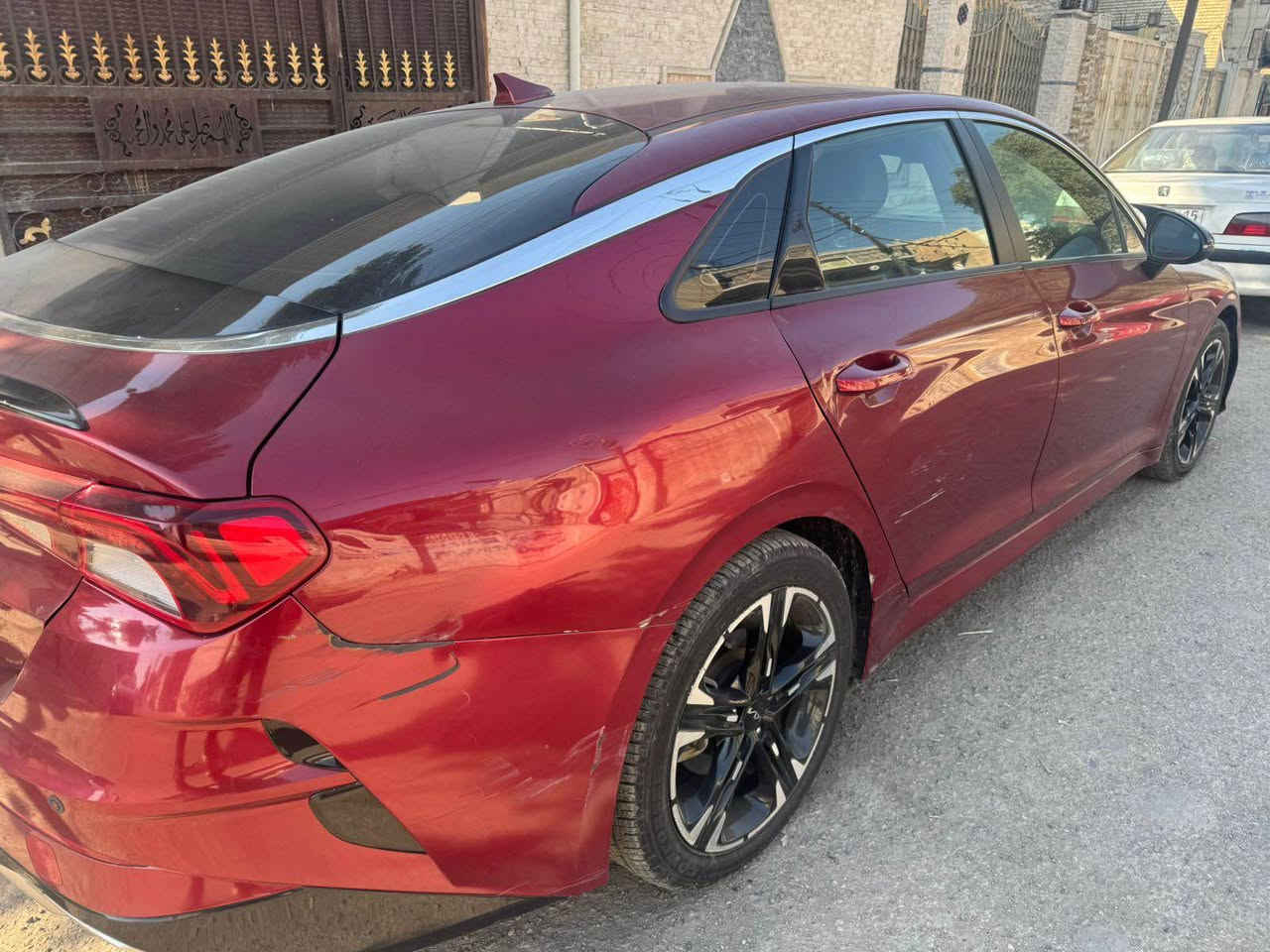 ‏K5  مواصفات جيتي لاين 
موديل 2022 رقم اربيل  وكال او تحويل مضمون 
محرك 1600 تيربو 
اللون احمر
1-بصمه + تشغيل عن بعد 
2-شحن هاتف لاسلكي 
3- قياده ذاتيه ؏ الخطوط السريعه
4- هاند بريك بصمه 
6- مثبت سرعه 
7- اوتو بربك
8- سستم سماعات  Bose 
9-حساس أطارات 
10-بك لايت ليد كامل متصل 
11-شاشة كبيره Gps
12- كامره دواره + حساس خلفي 
13- كير أوتو + عادي
14-شاشه اعطال
15-ويل كورم لونين
16-رادار جانبيه
17-مراقبة النقطة العمياء
18-فول تحكم ستيرن  
19-اشاير بالمري 
21-كشنات جلد اسود 
22-‏ كراسي الامامي كهرباء 
23-لايتات عدسات + لد اصفر
24-نضام قياده أيكو + سبورت +سمارت +نورمال

السعر 165وبيهه مجال قليل 

السياره وارد امريكي حادثها بارد شوي ونص جاملغات خلفيه صبغ  بدون ايرباكات 
رابط الحادث :-  https://bid.cars/en/lot/0-38850848/2022-KIA-K5-5XXG64J2XNG129664
ماشية 75  الف                                                                         المكان بغداد المشتل 
رقم الهاتف *********** بغداد, العراق
