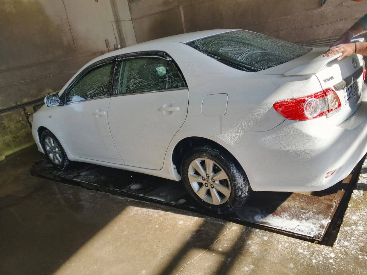 السلام عليكم
تيوتتا كورلا  خليجي2011 الشركه العامه ابيض بغداد بسمي رقم وسنويه مانقها شي جاهزه ونضيفه سونارها ويا الصور 

للاستفسار

***********

السعر 124 بيهامجال
