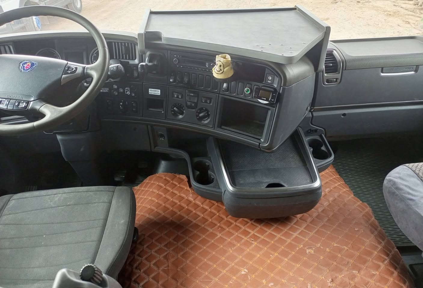 مكلف بنشر
للبيع   سكانيا بطة

موديل   2011

المحرك.  420

كير   12 نمرة عرجه اوتوماتيك

رتايدر  او  سبايدر.  6

سنكل  دوار 

سلايت  3

كرين  7 طن 

جهاز.  BM

موصفات   تبريد  ثلاجة  تدفئة 

تصال على  صاحب الرقم 

***********

***********
