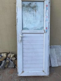 باب PVC • ٨٣×٢م • ٢٧ قطع جديدة