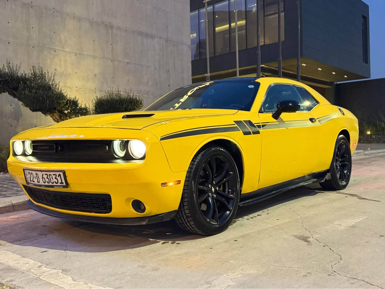 جالنجر 
موديل 2018 sxt 
محرك 3.6 
شاشه جبيره - كشنات جلد - بصمه بيبان 
تحكم ستيرن - كامره خلفيه 
كشنات كهرباء
كشنات تدفئه تبريد 
بصمه بيبان 
صبغ  جاملغين خلفي وباب 
بجم كبس 
 ايرباك فقط تكمه وحده طاك 
باسمي السياره تحويل وكاله حاضره
كير محرك شرط 
ماشيه 65 الف ميل 
رقم الشاصي موجود بالمنشور 
سعر 159 ورقه 
مكان السياره سليمانيه 
*********** السليمانية, العراق
