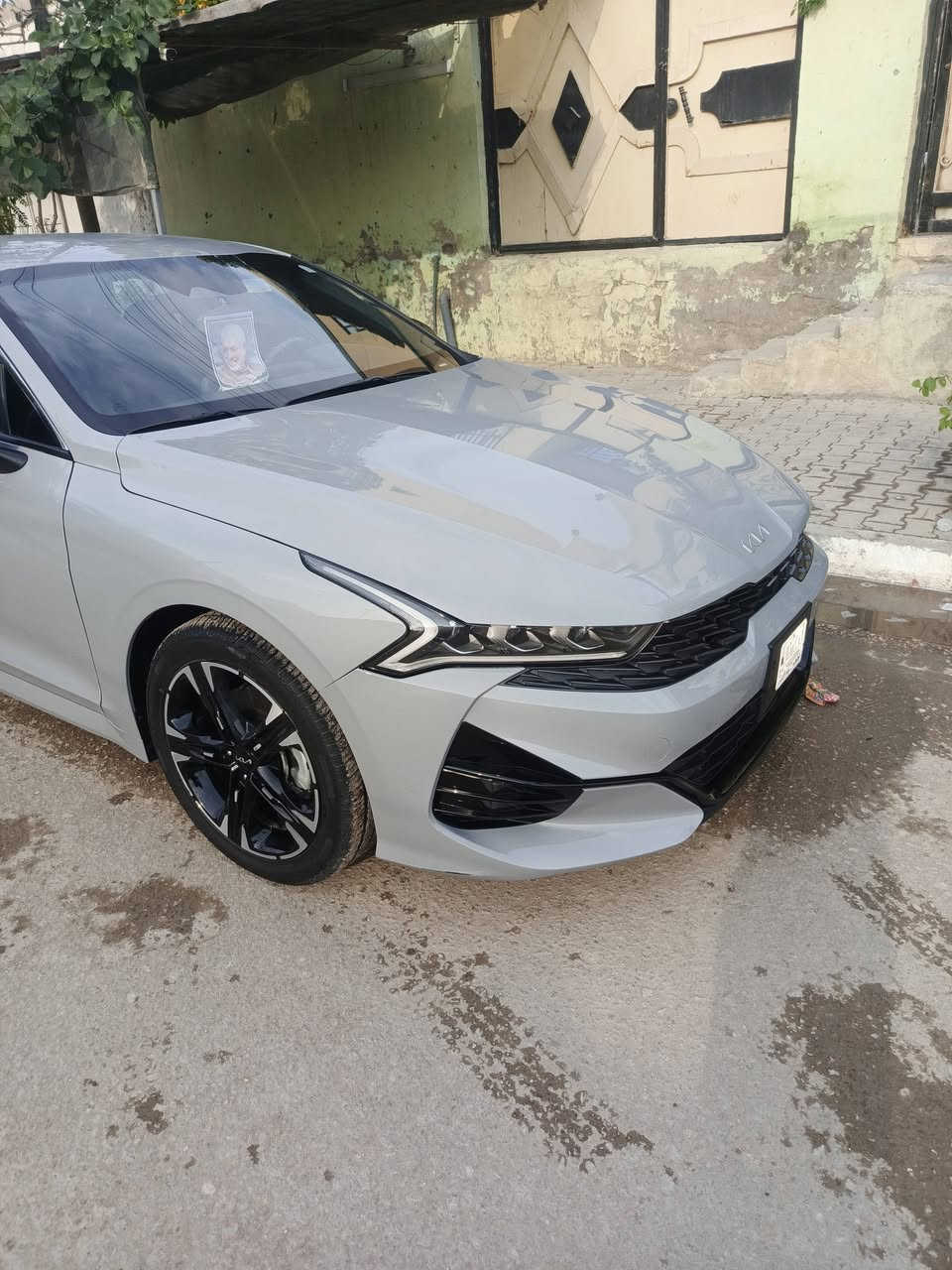 سلام عليكم سياره للبيع كي فايف موديل 24 وارد امريكي حادثهه جاملغ   وبنيد ماشيه 24الف  سياره جيتي لاين فول مواصفات عده الفتحه سعر نتصل ***********
