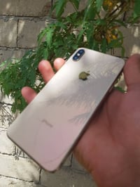 آيفون XS ماكس • ٥١٢ • يحتاج بطاريه