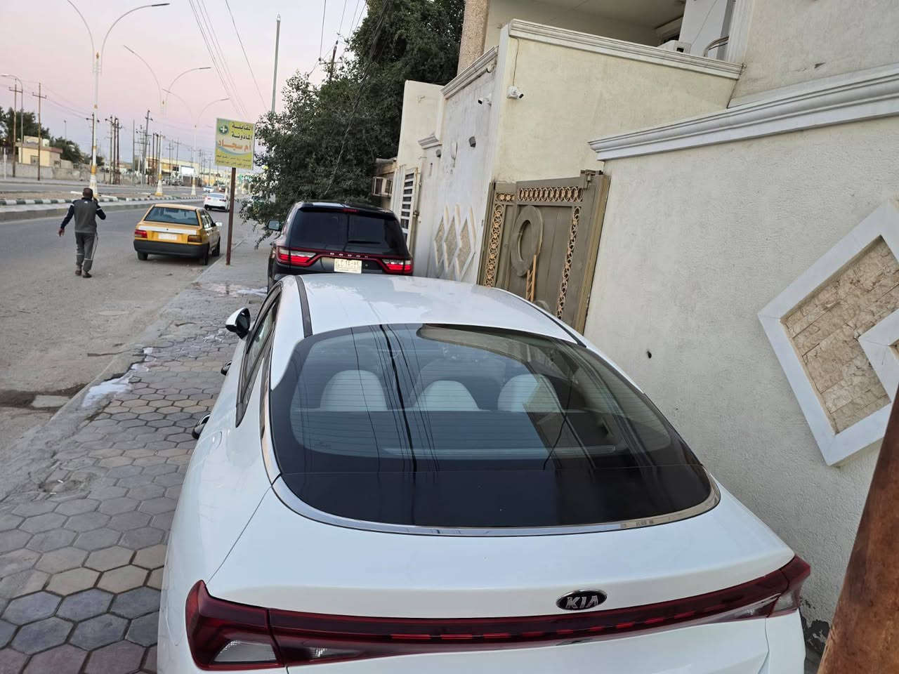 السلام عليكم كي فايف 2021 خليجي رقم ذي قار الجديد ماشيه 108 قابله للزيادة السياره بيه بارد باب السايق فقط ورصعه بسيطه بالجاملغ الخلفي السعر 180 رقمي ***********
ملاحظه بيع او مراوس بسيراتو 2024 مكان السياره ذي قار مركز وغير متواجد على النت
