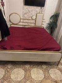 سرير نفرين • ميز تلفزيون • طبلات وسط