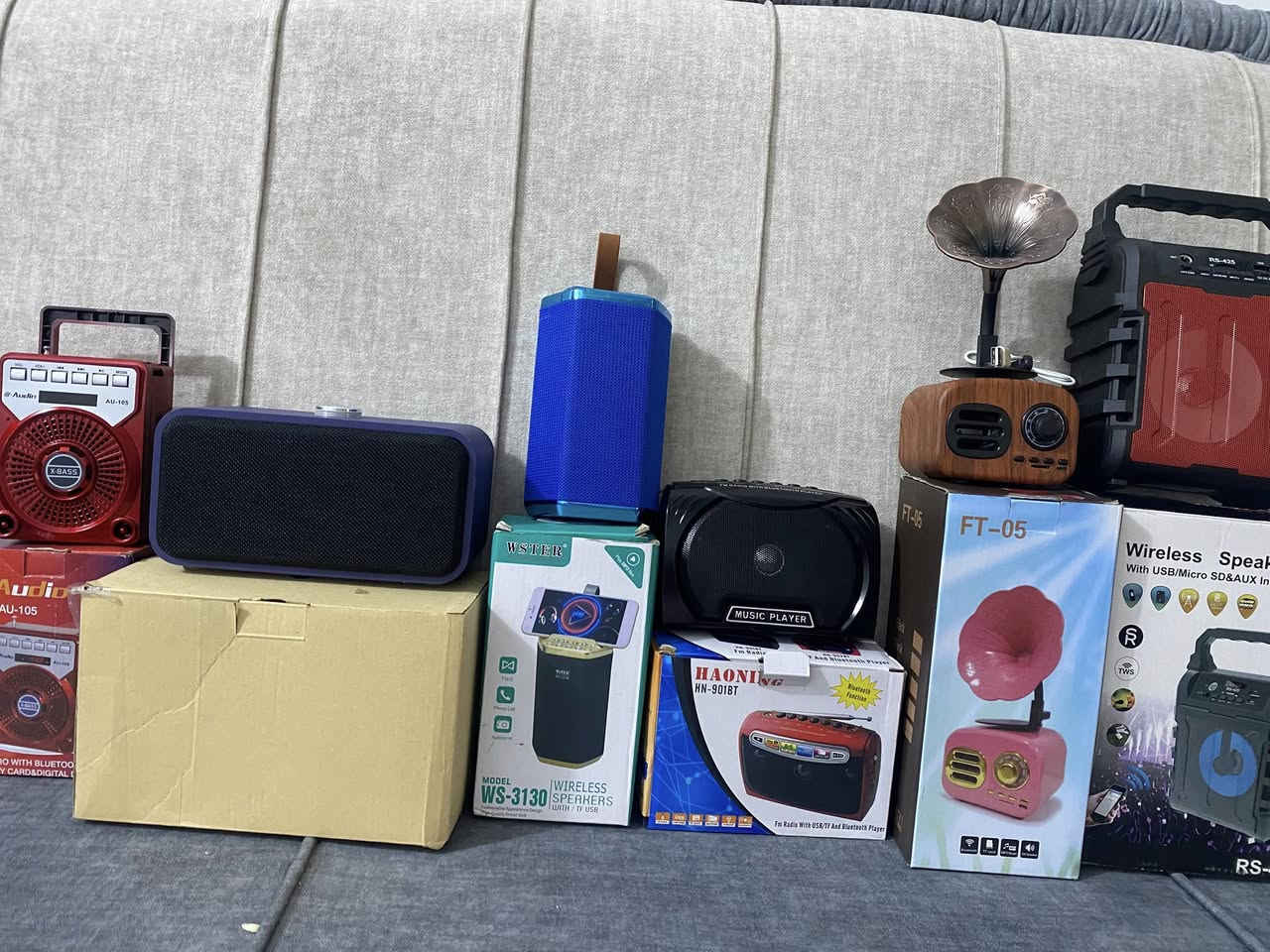 كلهن بلوتوث
33الف مع التوصيل


**إذا كنت صاحب هذا الإعلان وتريد حذفه لأي سبب، رجاءا أرسل رسالة إلى الدعم الفني**