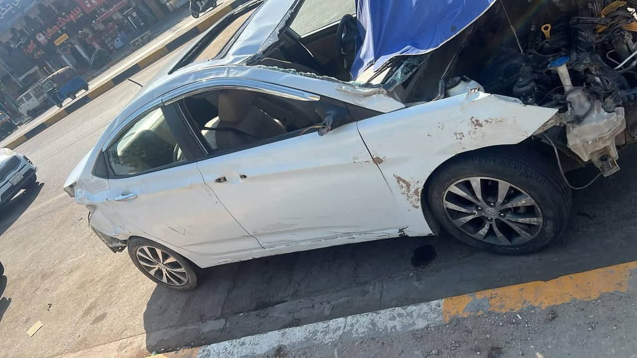 سلام عليكم
اكسنت 2015  خليجي 1600 ماشيه 100 

السياره جانت بدون اي حادث او ضربه 

ابيعها على حادثها  باسمي السياره تمشي 

كير مكينه مابيهن شي

ب55 الاستفسار الاتصال ***********
