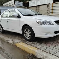 عندي بيوايدي لبيع مديل  2013 مكفولة كفالة عامة سيارة بسمي رقم بغداد دو...