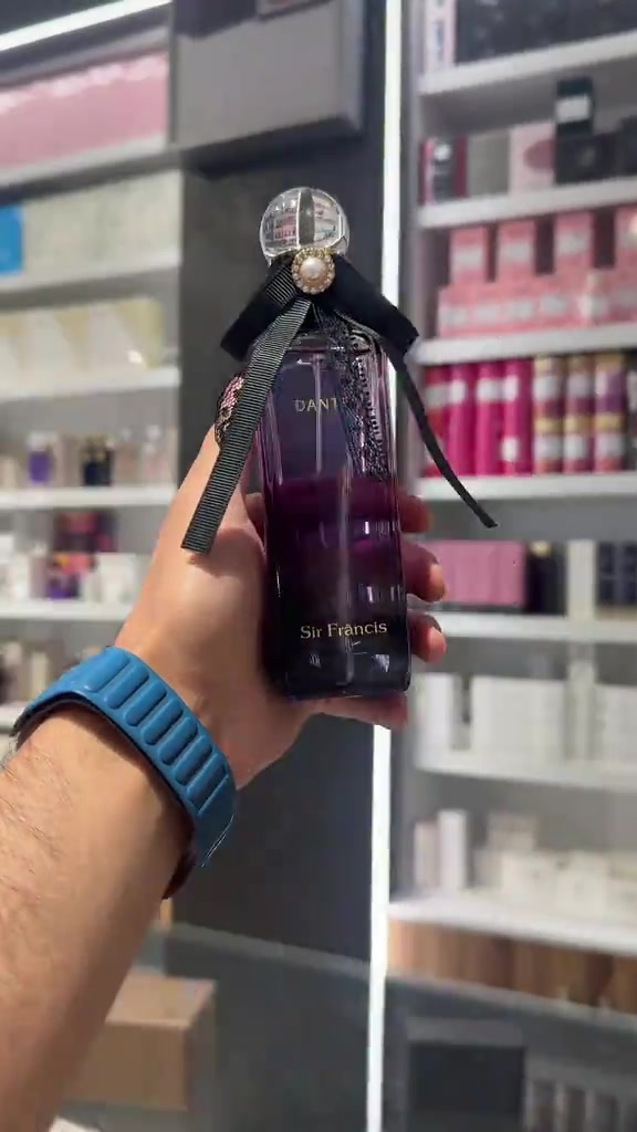 ✨ #دانتيل من سير فرانسيس ✨ مو كل عطر يشبه الثاني… دانتيل يحكي قصة أناقة ورقة بكل رشة. 🌸🤍 مزيج زهري دافئ يمتزج مع الفانيلا والمسك ليمنحك حضورًا ناعمًا، راقيًا، ولا يُنسى. مناسب لكل امرأة تحب تترك أثرًا جميلًا من أول لقاء وحتى آخره. (sirfrancis.com) 💖 لأن الأنوثة الحقيقية… تبدأ من رائحتك. 📍متوفر الآن… اطلبيه قبل نفاد الكمية. #مليون_مشاهدة❤ #عطورات_عربيه_وفرنسيه #Perfume #اعادة_النشر🔃 


**إذا كنت صاحب هذا الإعلان وتريد حذفه لأي سبب، رجاءا أرسل رسالة إلى الدعم الفني**